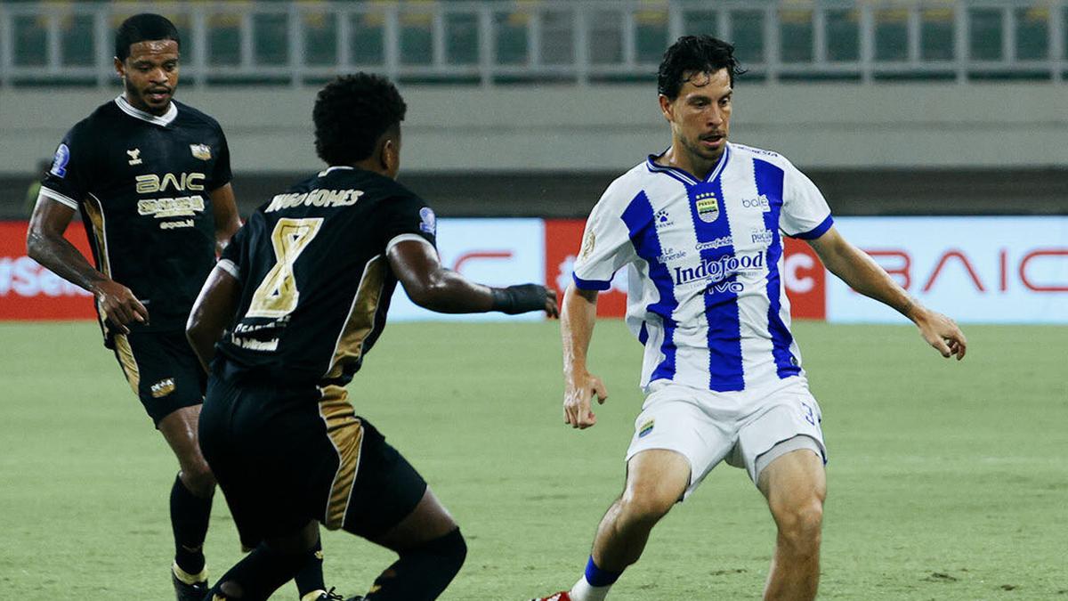 Umuh Muchtar Semprot Wasit