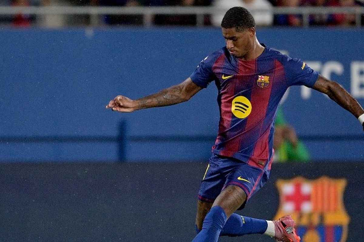 Barcelona Kembali Nego MU